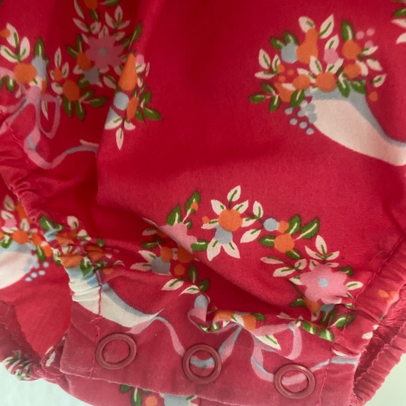 TBBC Janie Jumper with Berries and Bows onesie blouse baby girls VGUC 18-24m - Picture 2 of 5